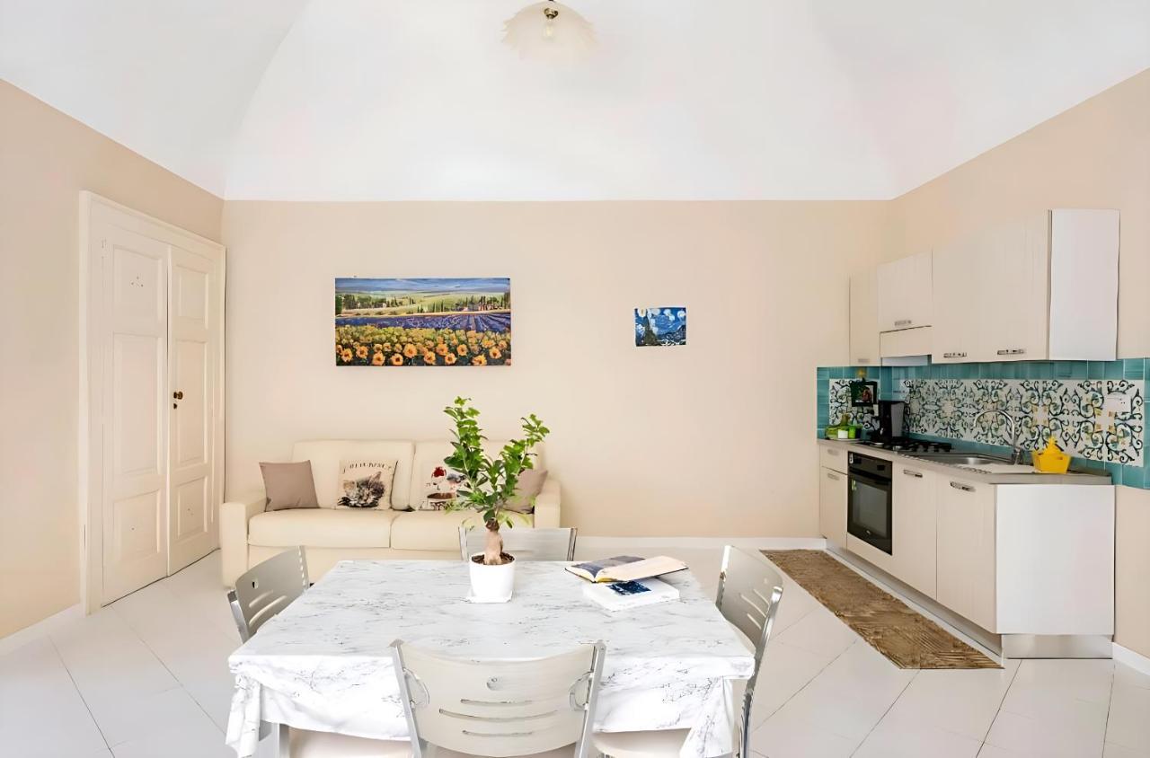 Casa Vacanza "Nonna Matilde" A Meta Di Sorrento, 600Mt Dal Mare, Casa Per 4 Exterior photo