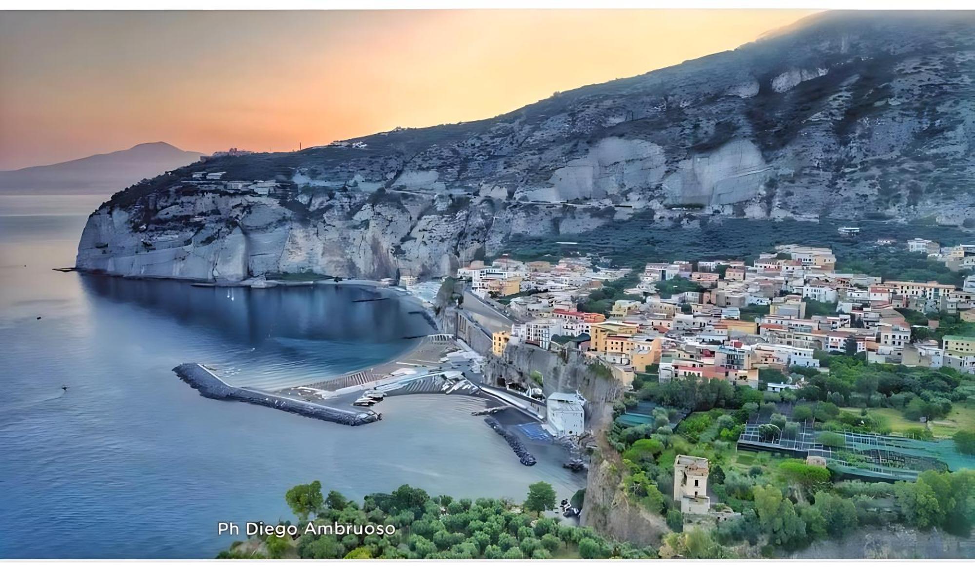 Casa Vacanza "Nonna Matilde" A Meta Di Sorrento, 600Mt Dal Mare, Casa Per 4 Exterior photo